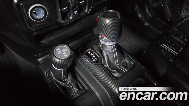 Jeep Wrangler 2021 — photo 12