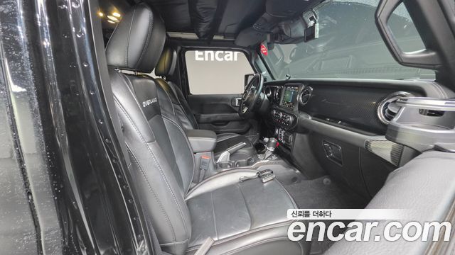 Jeep Wrangler 2021 — photo 13