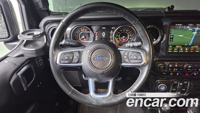 Jeep Wrangler 2021 — photo 19