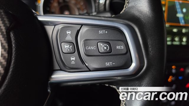 Jeep Wrangler 2021 — photo 21