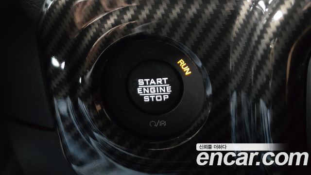 Jeep Wrangler 2021 — photo 26