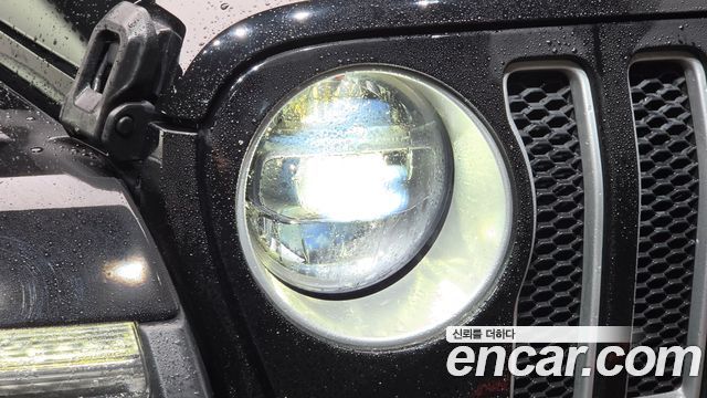 Jeep Wrangler 2021 — photo 8