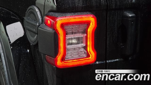 Jeep Wrangler 2021 — photo 9