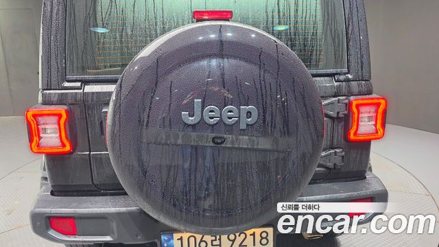 Jeep Wrangler 2021 — photo 35