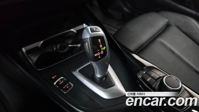 BMW 1-Series 2018 — photo 9