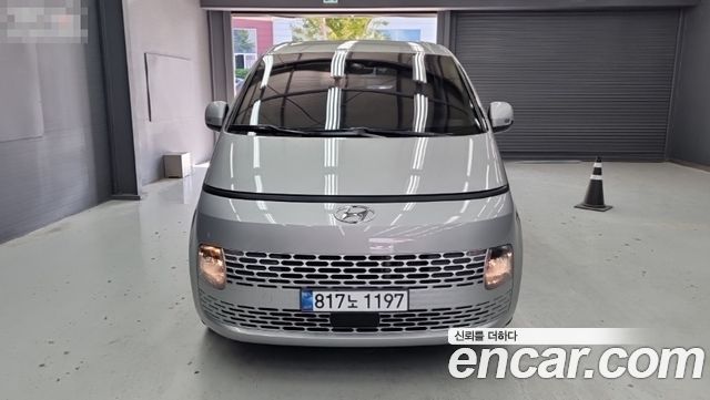 Hyundai Staria 2022 — photo 3