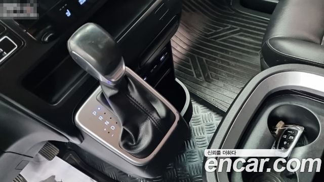 Hyundai Staria 2022 — photo 9