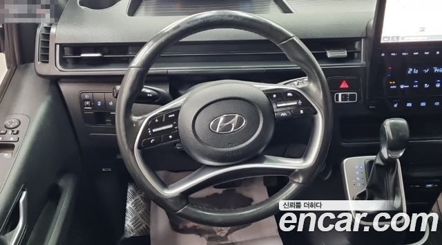 Hyundai Staria 2022 — photo 11