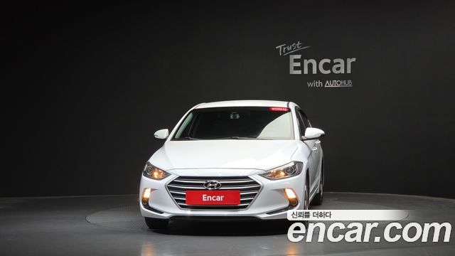 Hyundai AVANTE 2018 — photo 3