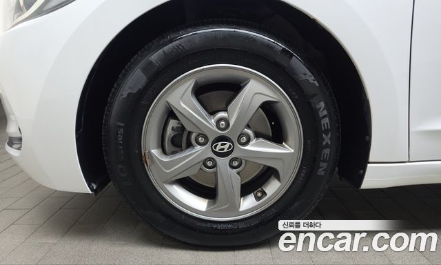 Hyundai AVANTE 2018 — photo 5