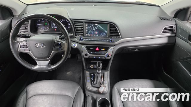 Hyundai AVANTE 2018 — photo 10