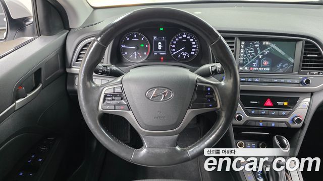 Hyundai AVANTE 2018 — photo 20