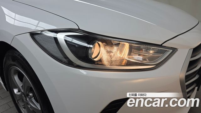 Hyundai AVANTE 2018 — photo 8
