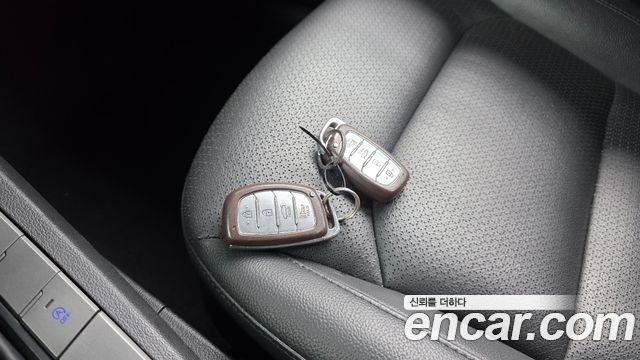 Hyundai AVANTE 2018 — photo 30
