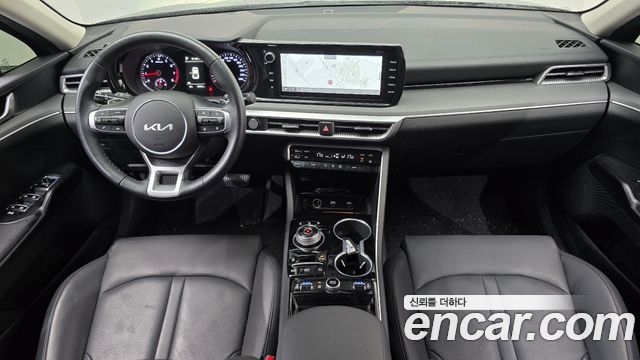Kia K5 2023 — photo 10