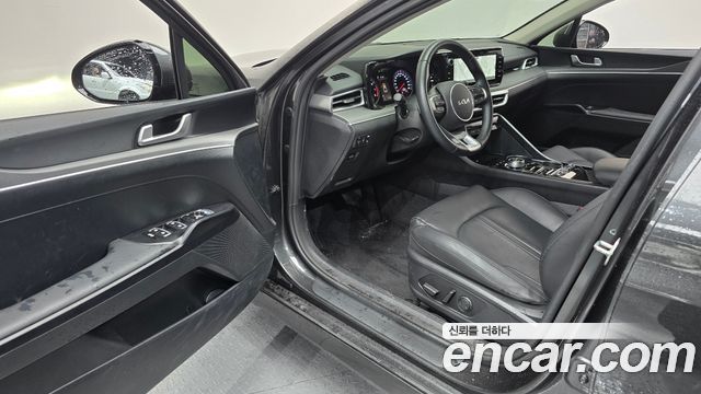Kia K5 2023 — photo 13