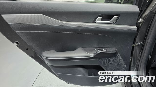 Kia K5 2023 — photo 15