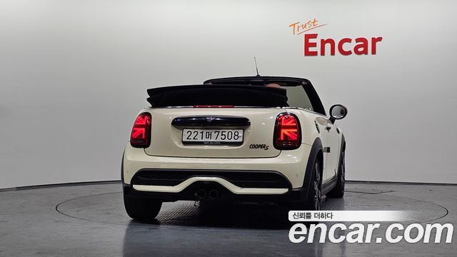 Mini Cooper Convertible 2022 — photo 4