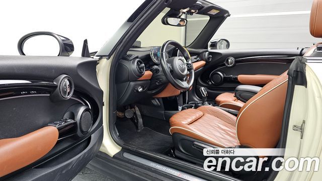 Mini Cooper Convertible 2022 — photo 13