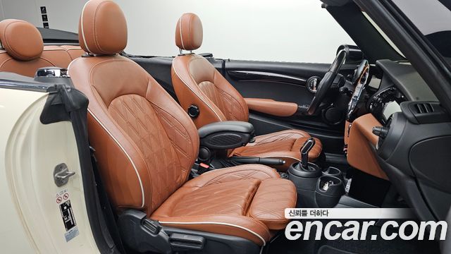 Mini Cooper Convertible 2022 — photo 17