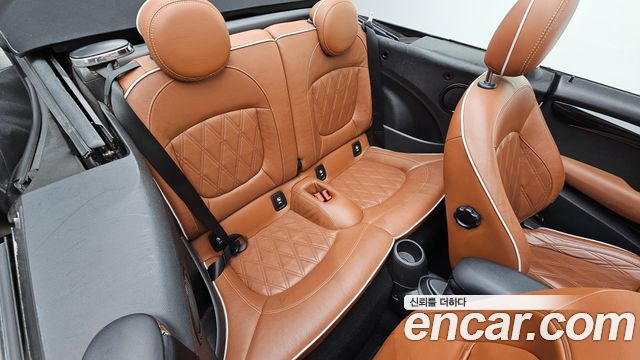 Mini Cooper Convertible 2022 — photo 18