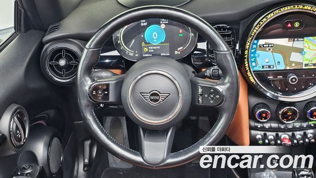Mini Cooper Convertible 2022 — photo 20