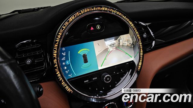 Mini Cooper Convertible 2022 — photo 23