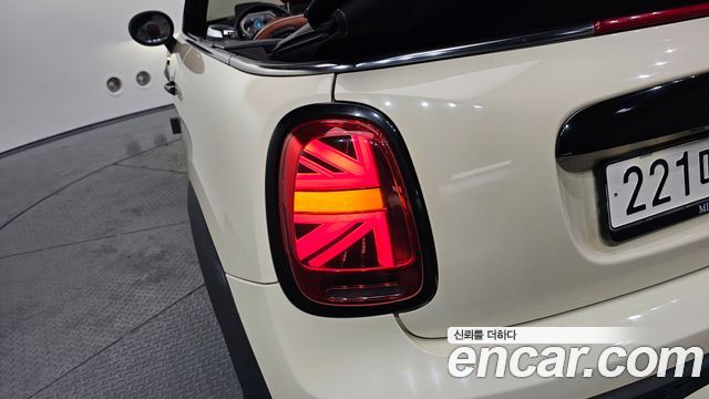 Mini Cooper Convertible 2022 — photo 9
