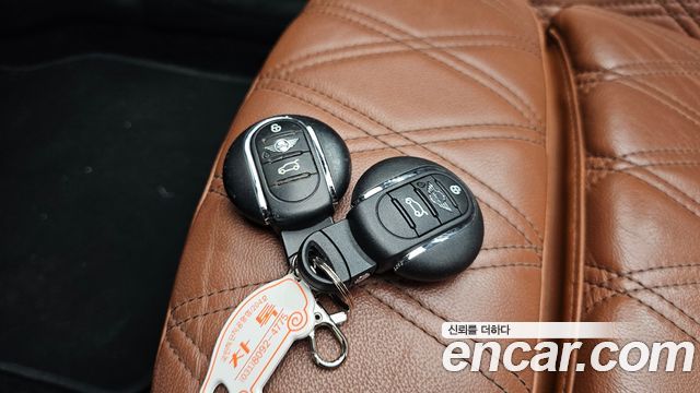 Mini Cooper Convertible 2022 — photo 29