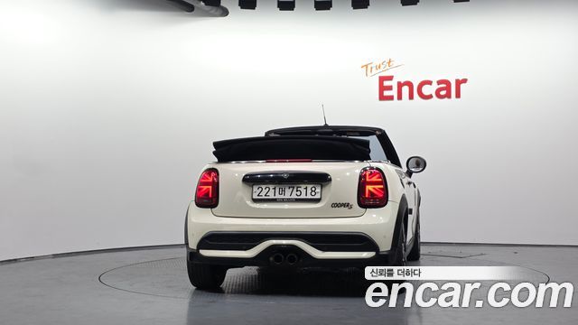 Mini Cooper Convertible 2022 — photo 4