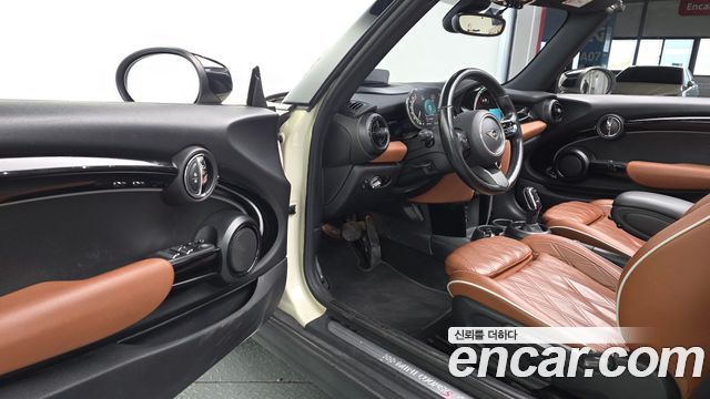 Mini Cooper Convertible 2022 — photo 13