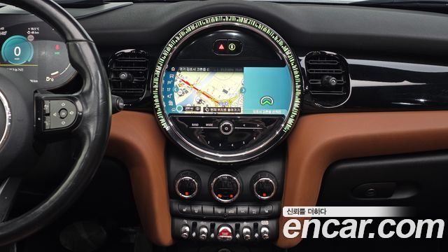 Mini Cooper Convertible 2022 — photo 19