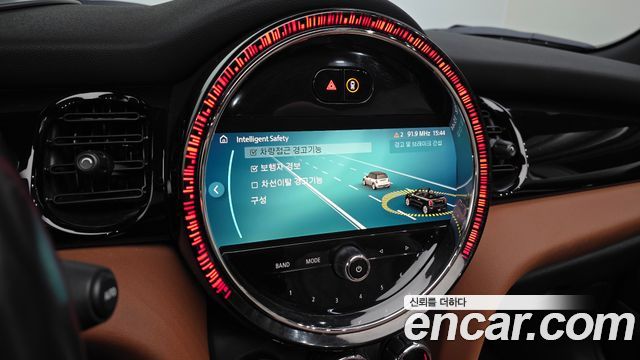 Mini Cooper Convertible 2022 — photo 21