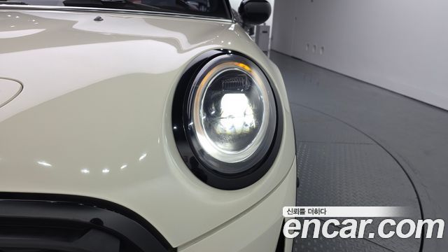 Mini Cooper Convertible 2022 — photo 8