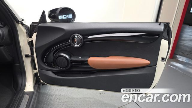 Mini Cooper Convertible 2022 — photo 15