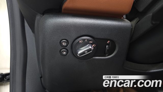 Mini Cooper Convertible 2022 — photo 27