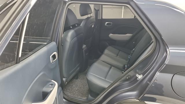 Hyundai Venue 2022 — photo 11