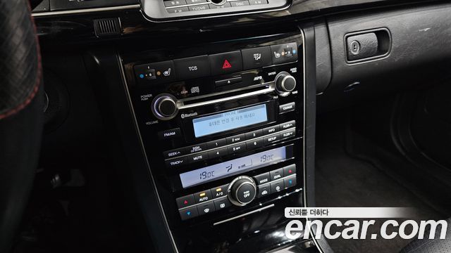 Kia OPIRUS 2010 — photo 23