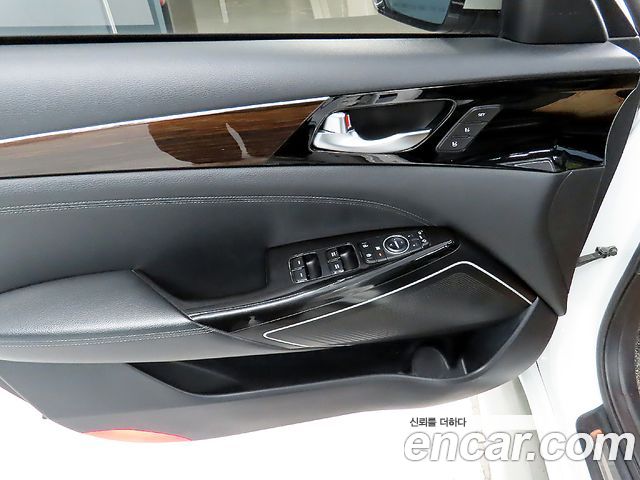 Kia K7 2018 — photo 13