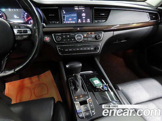 Kia K7 2018 — photo 17
