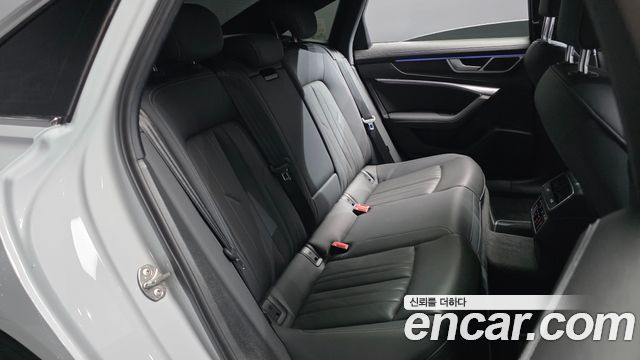 Audi A6 2021 — photo 18