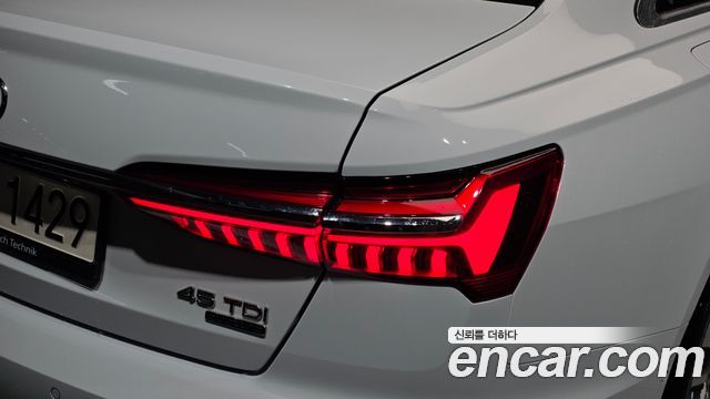 Audi A6 2021 — photo 9