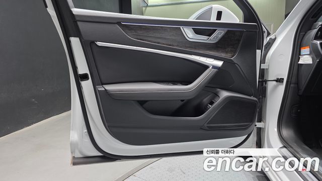 Audi A6 2021 — photo 14