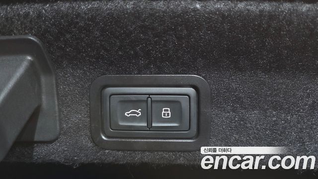 Audi A6 2021 — photo 32