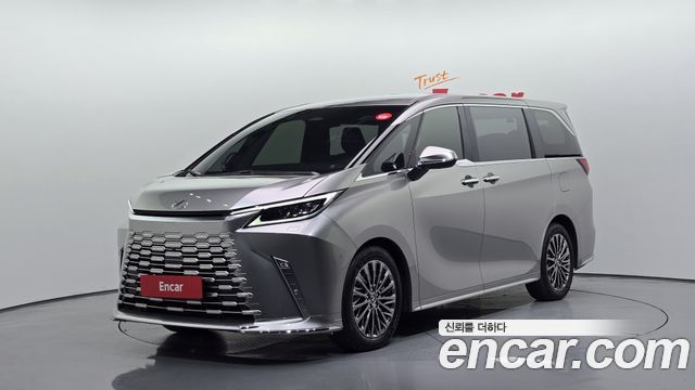 Lexus LM 2025 — photo 1