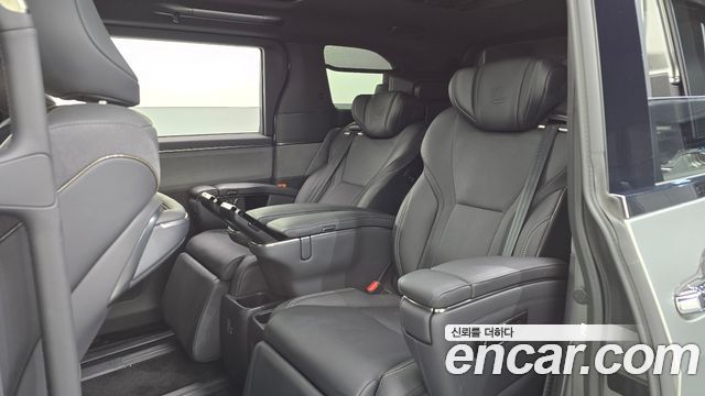 Lexus LM 2025 — photo 25