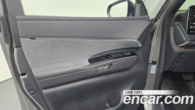 Lexus LM 2025 — photo 14