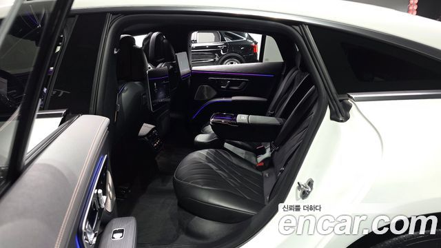 Mercedes-Benz EQS 2023 — photo 15