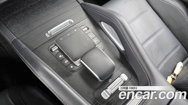 Mercedes-Benz GLE-Class 2024 — photo 32