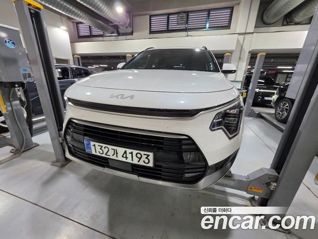 Kia Niro 2025 — photo 1